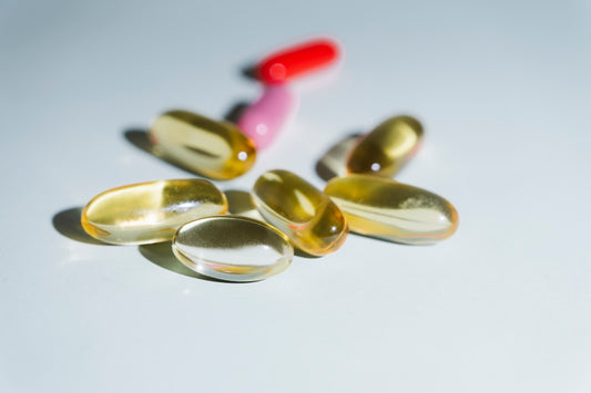 A group of pills sitting on top of a table